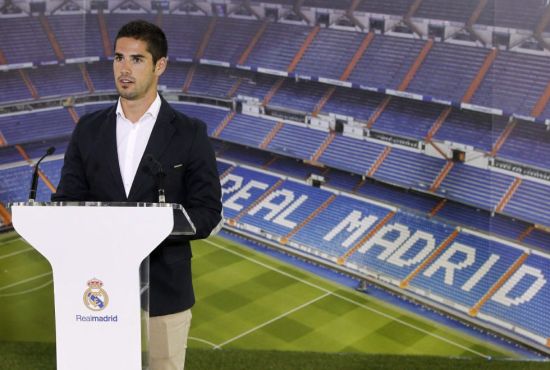 布朗本赛季第13次砍下30+，上赛季含季后赛仅10次（布朗本季30+已达13场，上季含季后赛才10场）