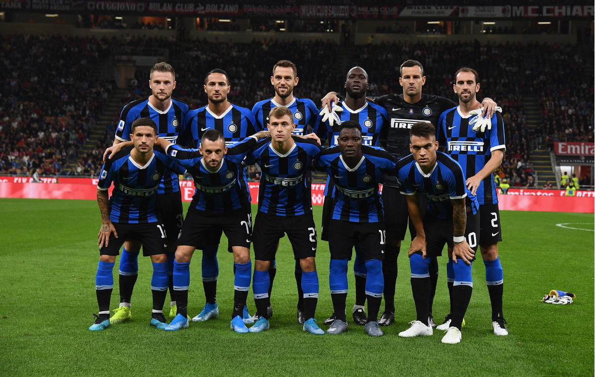 TA：热刺希望与范德芬续约；冬窗引援会因帕拉蒂奇去留而调整（TA：热刺欲与范德芬续约，帕拉蒂奇去留或左右冬窗引援策略）