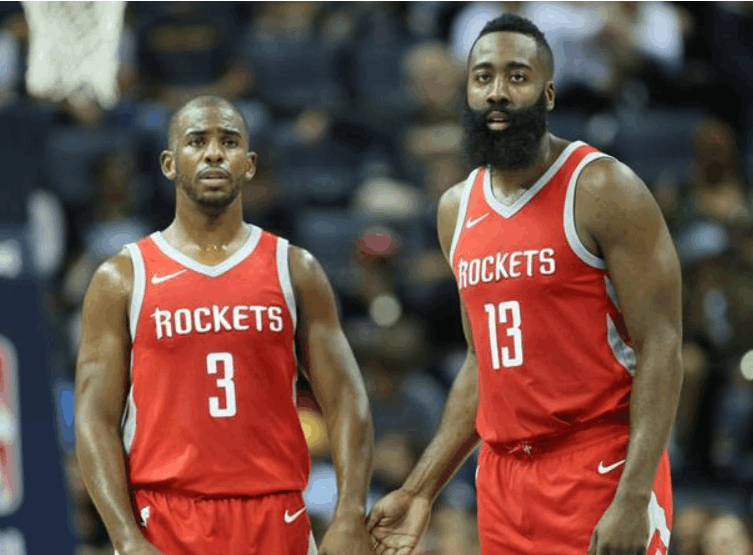 穿工作背心接受采访！唐斯：我打两份工呢，正准备去纽约修路（唐斯穿工装马甲接受采访：我同时打两份工，正要去纽约修路）