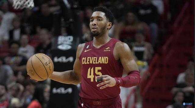 西甲半场：纳瓦罗、N.威廉姆斯建功，毕尔巴鄂2-0莱万特（西甲半场战报：纳瓦罗与N.威廉姆斯破门，毕尔巴鄂暂2-0领先莱万特）