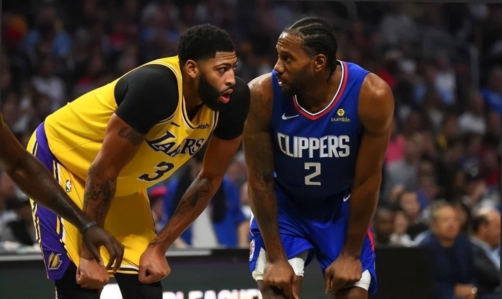 阿斯：阿诺德和卡马文加将在今天接受检查以确定各自伤情（阿斯：阿诺德与卡马文加今日接受检查，评估各自伤势）