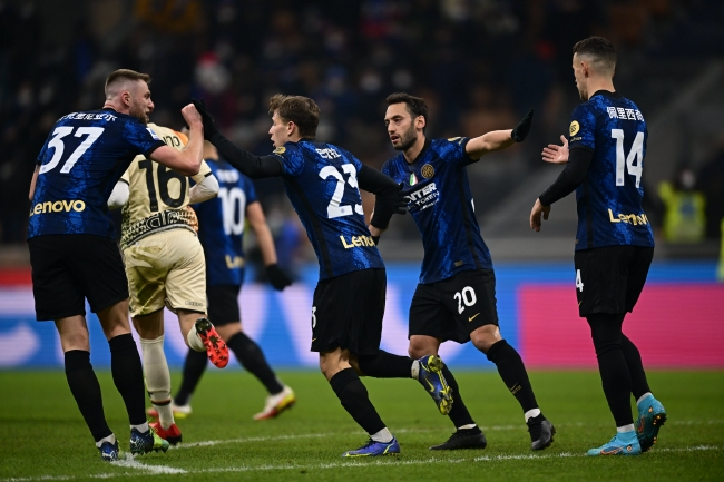 火箭队记：范弗里特不太可能被交易（火箭记者称：范弗里特被交易的可能性很低）