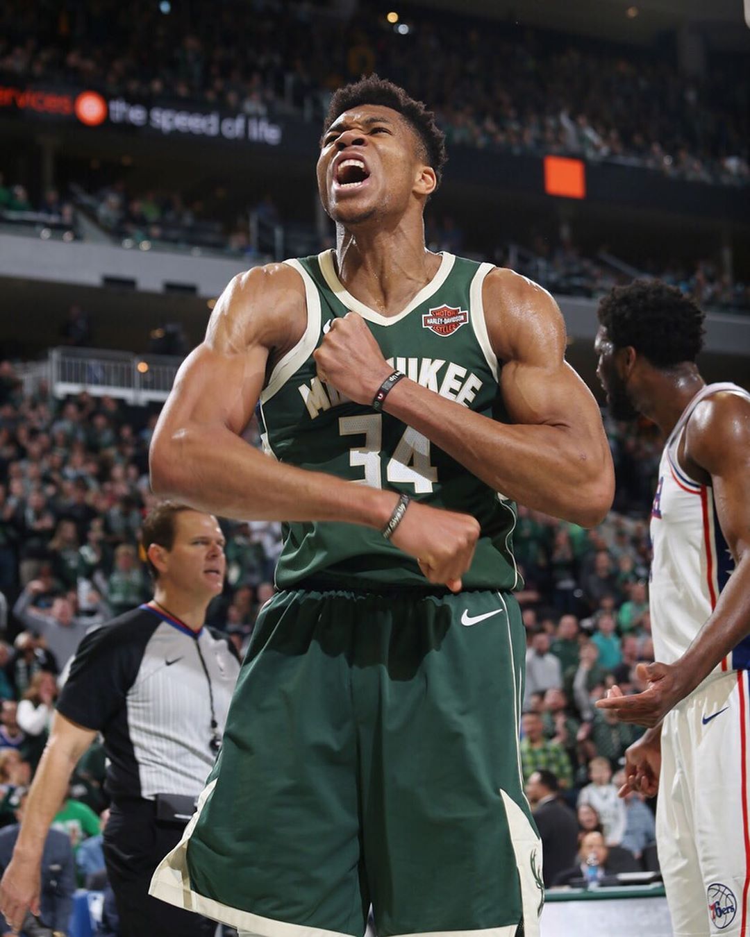 记者：韩鹏仍是泰山主帅，但俱乐部需要找个名义上的“主帅”（记者：韩鹏继续执掌泰山，俱乐部需另找一位名义主帅）