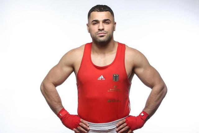 中规中矩！吉迪10中4&三分3中1 得到11分7篮板5助攻（表现平稳！吉迪10投4中、三分3投1中，拿下11分7篮板5助攻）