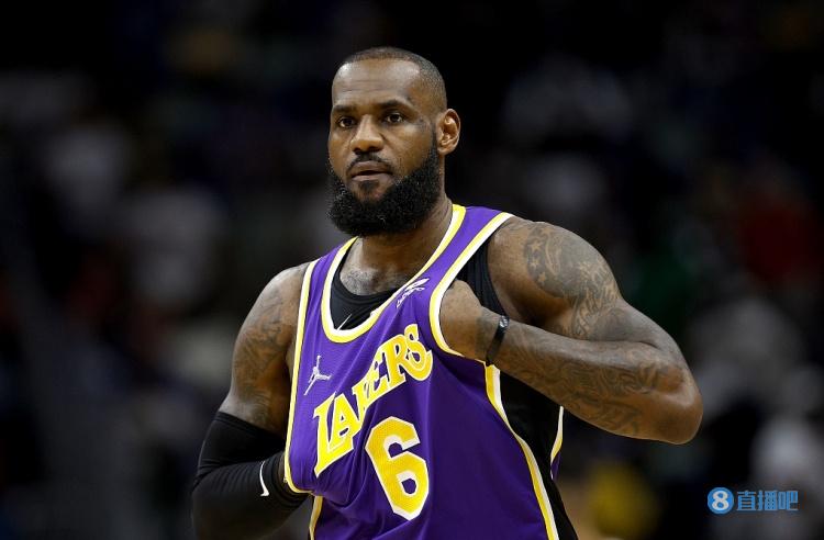 为时晚矣！希罗前三节14中3，末节3投全中砍下11分（觉醒太晚！希罗前三节14投3中，末节三投全进轰下11分）