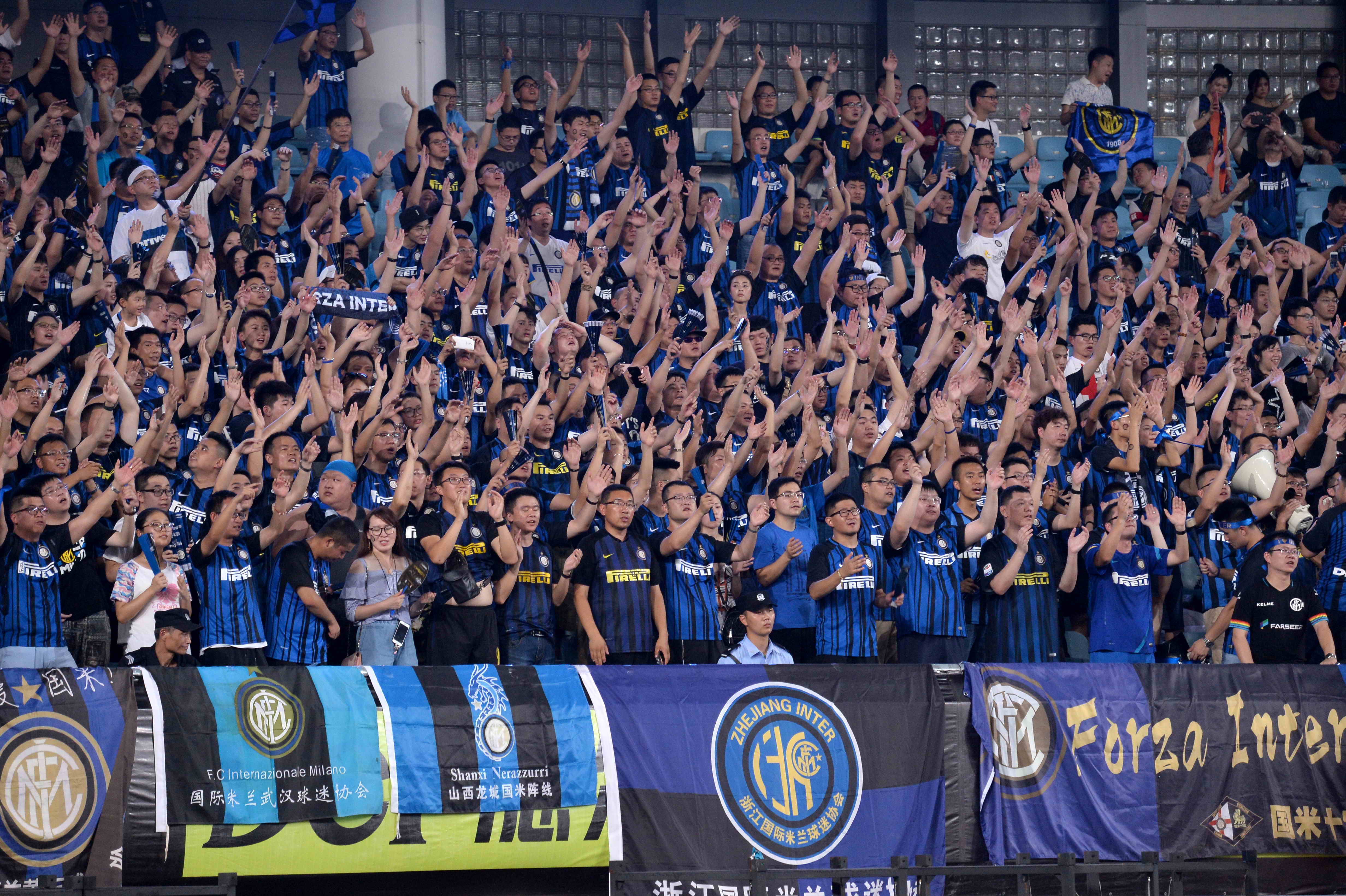 全市场：意甲多家俱乐部有意齐尔克泽，曼联尚未批准其离队（全市场：齐尔克泽获多支意甲球队青睐，曼联暂未批准放行）