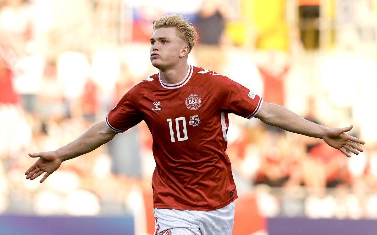 西蒙斯29岁退役去钓鱼！美球迷：美国梦现实版&谁能拒绝这生活！（29岁西蒙斯退役投身垂钓，美球迷感叹：现实版美国梦，谁能不向往！）