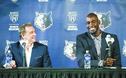 河南省委书记刘宁会见河南队将士，祝贺河南队勇夺足协杯亚军（河南省委书记刘宁会见河南队，祝贺球队夺得足协杯亚军）