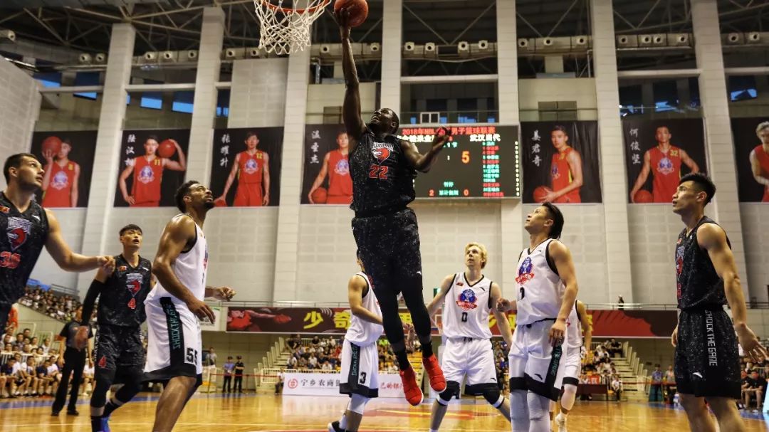 达利奇：意大利连续无缘世界杯却赢下了欧洲杯，这真的很奇怪（达利奇：意大利接连缺席世界杯却加冕欧洲杯，实在令人费解）