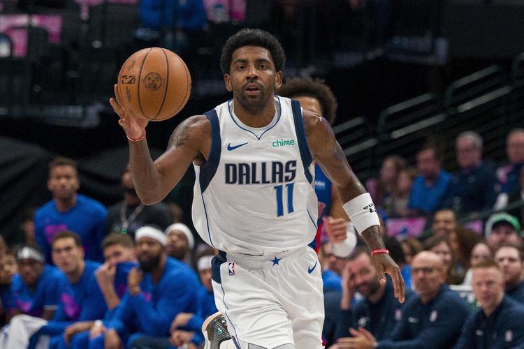 秦升：我不会八国语言，和那些老外就是自己说自己的（秦升：不会八国语言，跟老外交流就各说各话）