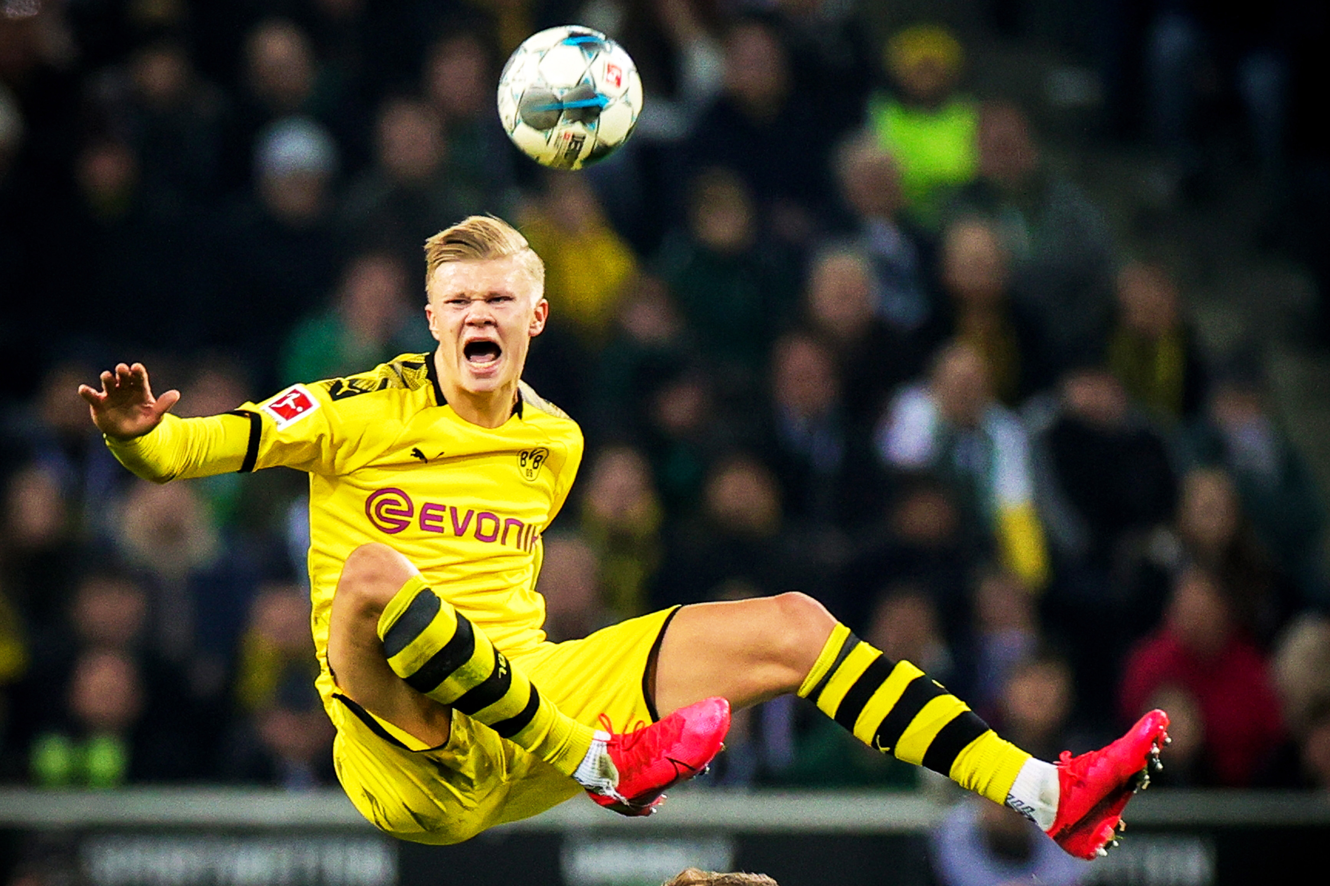 法尔克：曼联和纽卡曾有意沃尔特马德，但他目前不想离开德甲（德媒法尔克：曼联与纽卡曾追求沃尔特马德，球员暂不打算离开德甲）