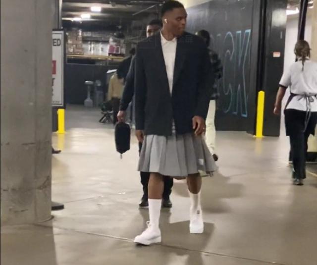 吉迪闪耀表现，引领球队崛起（吉迪高光发挥，带领球队腾飞）