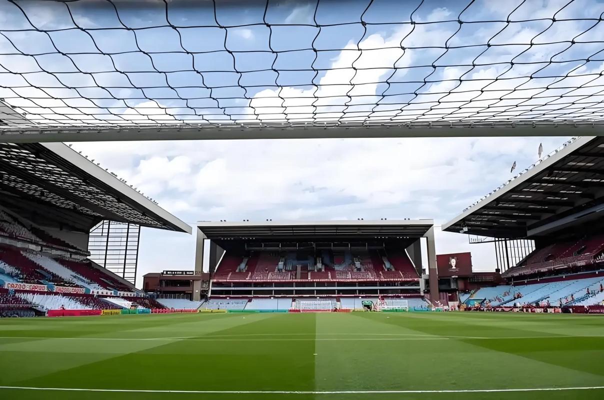 6.07次，西甲是本赛季五大联赛场均扑救次数最多的联赛（西甲以场均6.07次扑救领跑本赛季五大联赛）