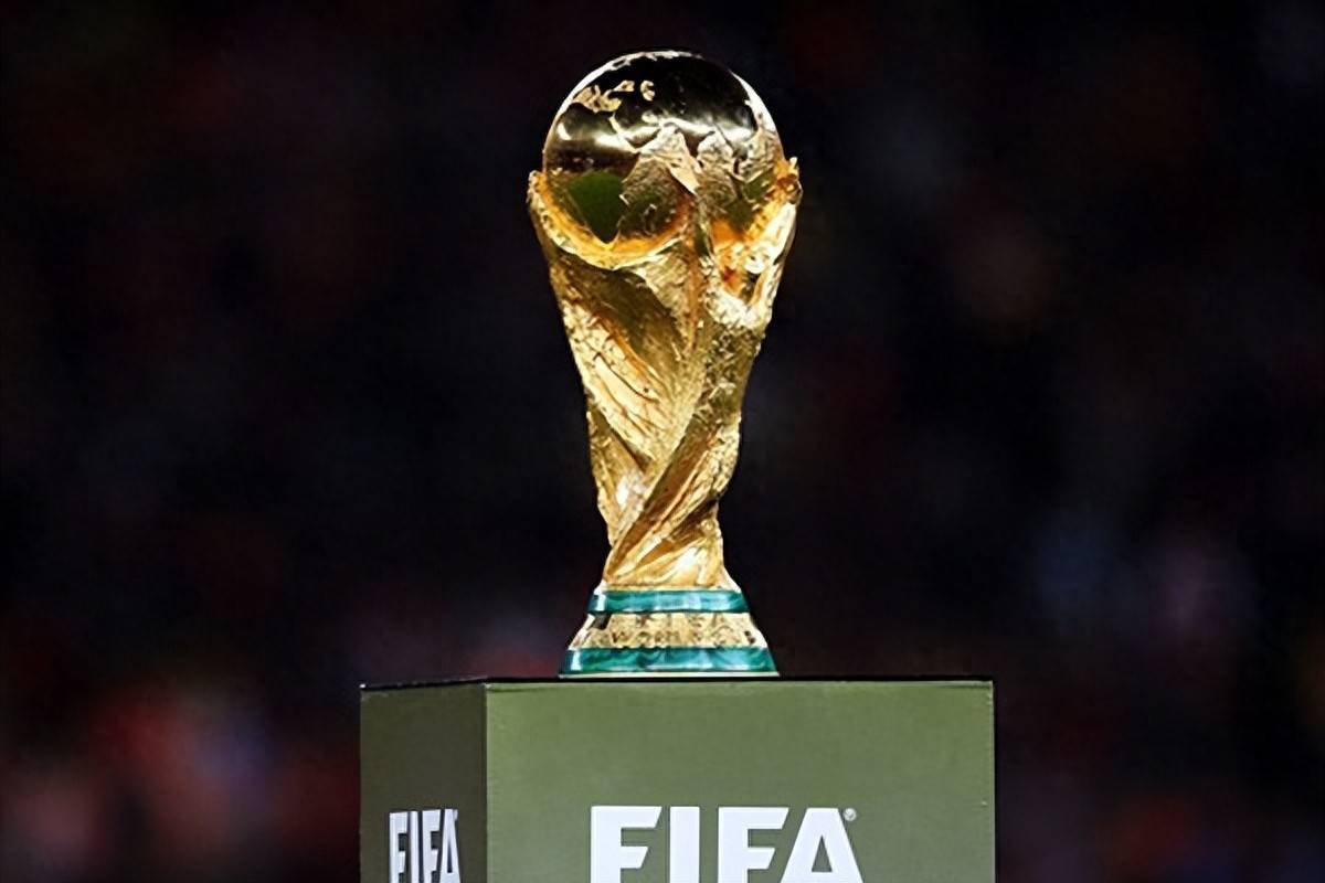 最受关注Top10：东契奇断层第一 文班小胜库里 LBJ第4 里夫斯压KD（关注度榜前十：东契奇一骑绝尘居首，文班亚马险胜库里，詹姆斯第4，里夫斯力压杜兰特）