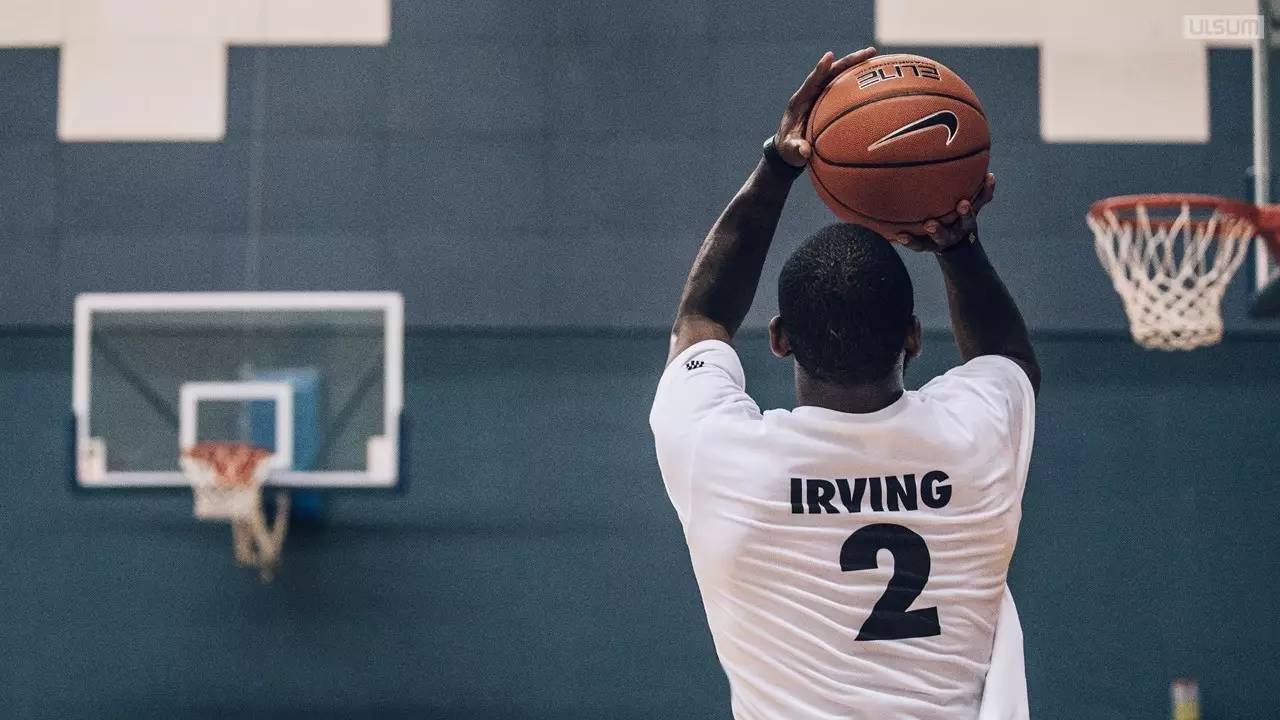 记者：巴萨有人反对买断拉什福德，因他逼抢力度不够&年薪高（记者：巴萨内部有人反对引进拉什福德，理由是逼抢力度不足且年薪过高）