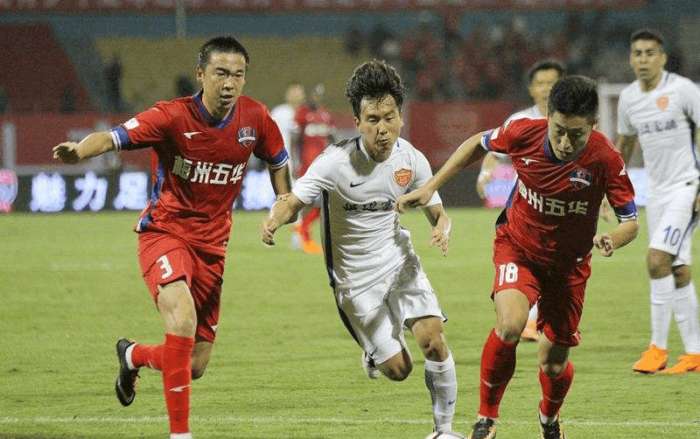 造访迈阿密国际，特雷泽盖晒与梅西合影：毋庸置疑的第一人（探访迈阿密国际，特雷泽盖晒与梅西合影：当之无愧的第一人）