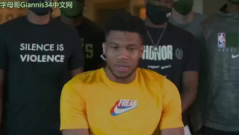 好家伙！阿伦积极拼到前场板 汤姆林虚晃旱地拔葱单臂炸扣！（阿伦强抢前场板，汤姆林虚晃起飞单臂重扣！）